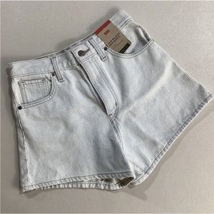 Levi’s high waisted mom shorts
